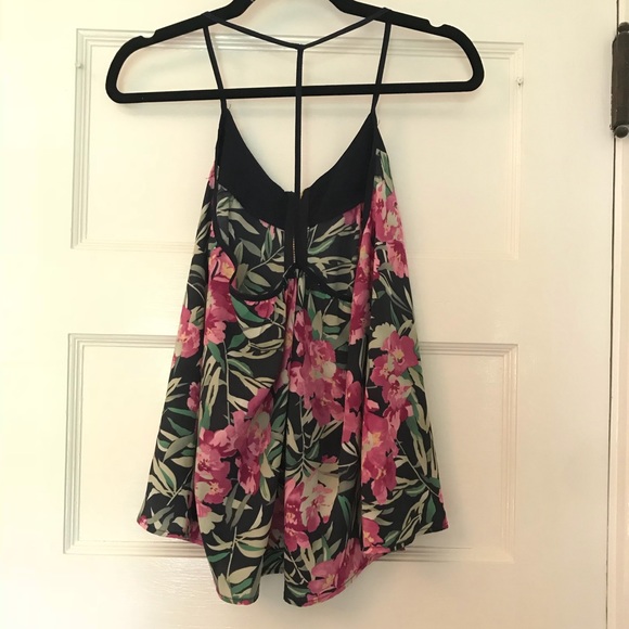 Tropical tank - Picture 3 of 3